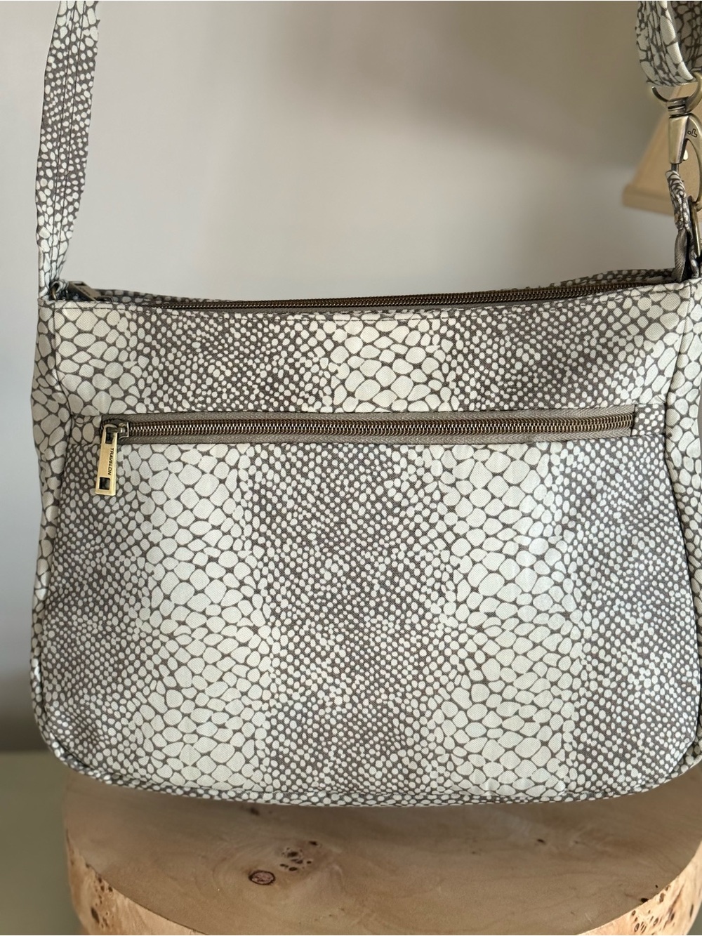Travelon Anti-Theft Crossbody Bag - Picture 5 of 13